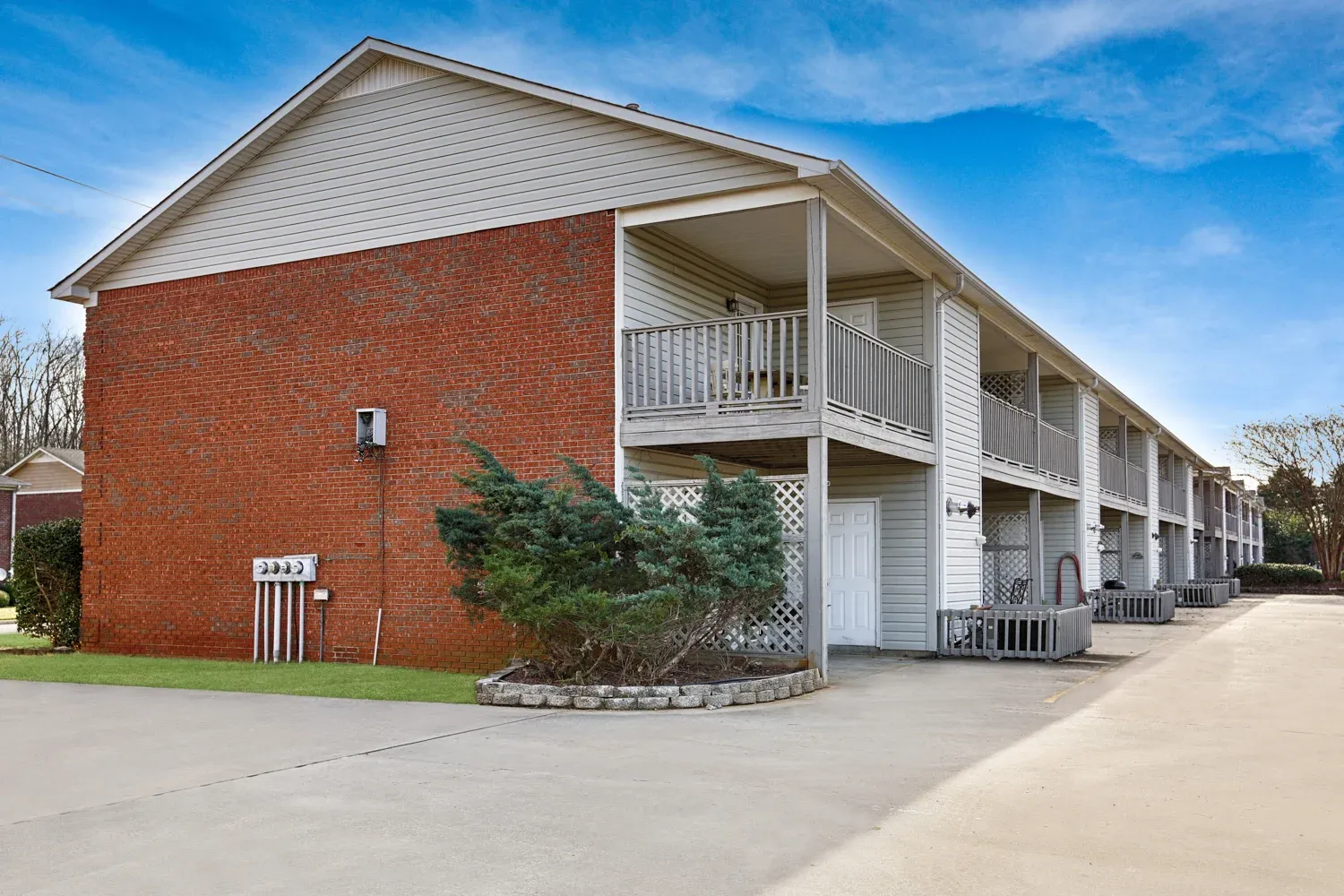 Exterior view of Huntington Place Townhomes