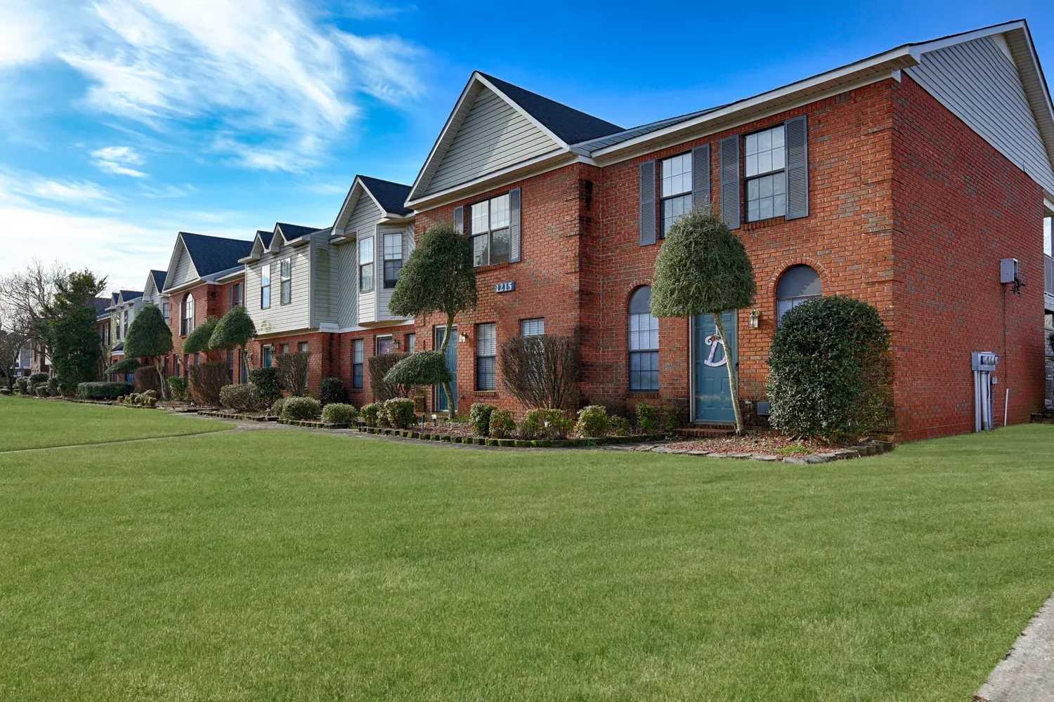 Exterior view of Huntington Place Townhomes