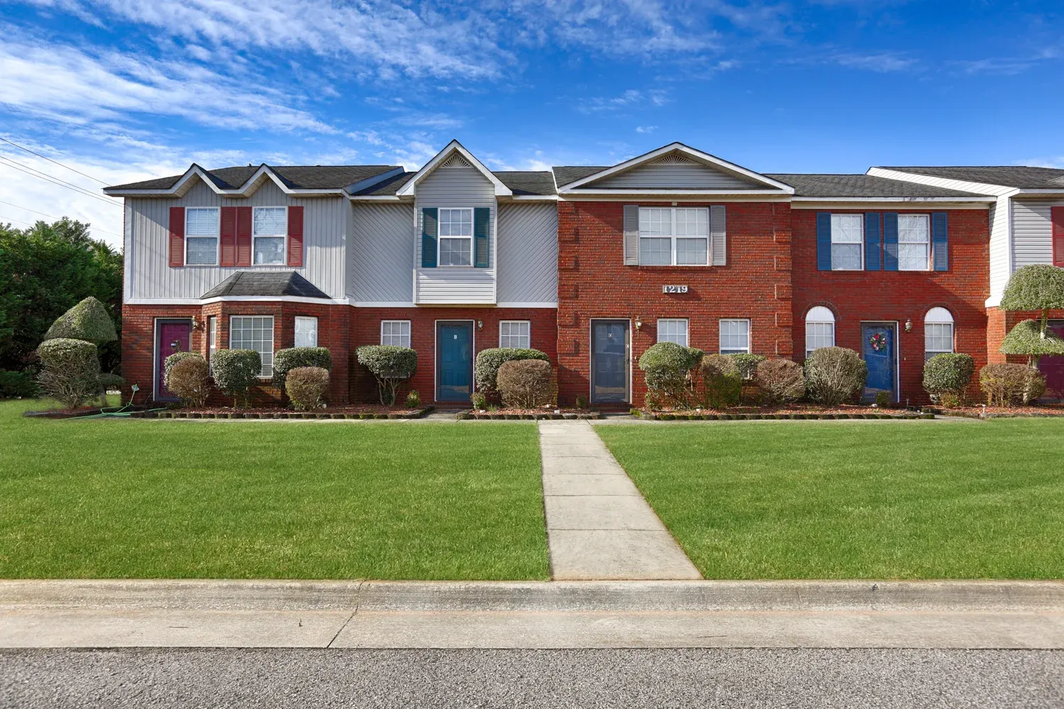 Exterior view of Huntington Place Townhomes