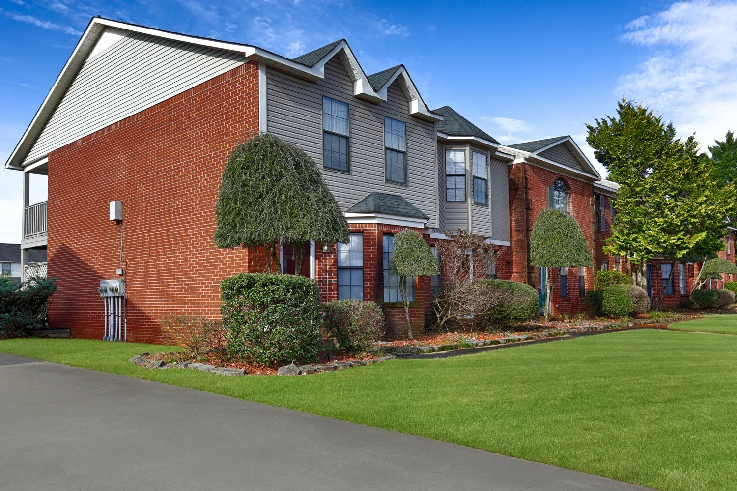 Exterior view of Huntington Place Townhomes