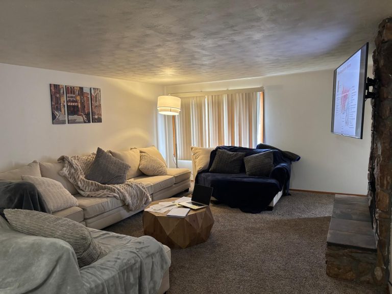 Cozy common area with comfortable seating