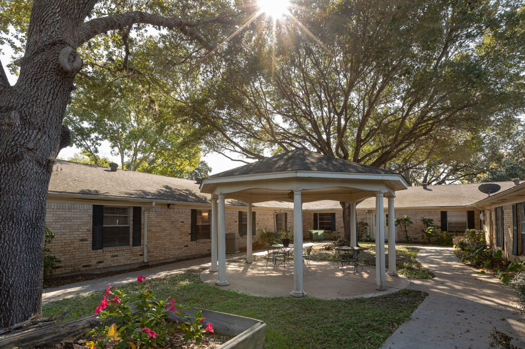 Columbus Oaks Healthcare Community