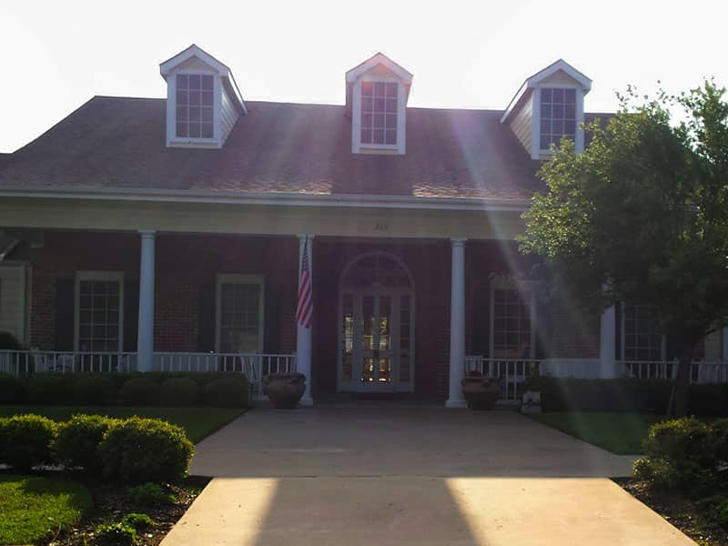 Front exterior of the Columbus Oaks Healthcare Community building