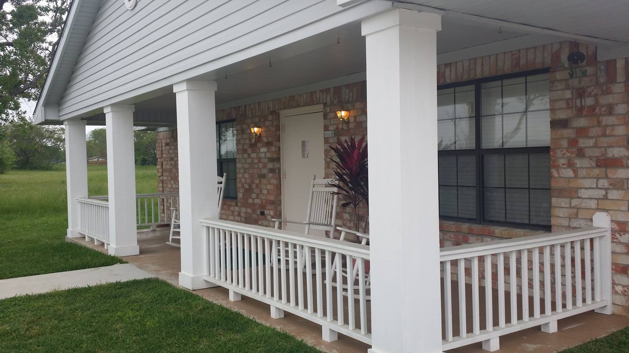 Exterior view of the porch area at Parsons House La Porte