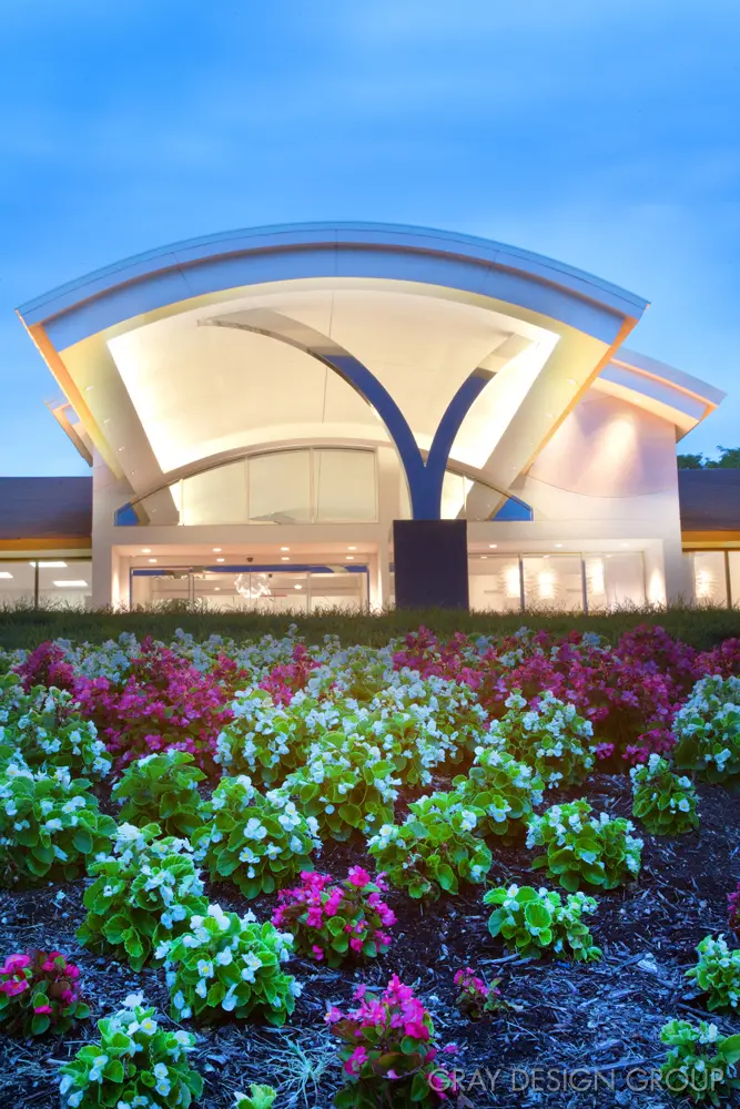 Exterior view of Delmar Gardens of Chesterfield at dusk