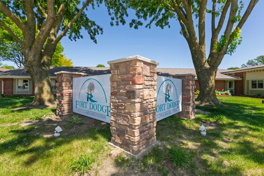 Exterior view of the Fort Dodge Health and Rehabilitation facility
