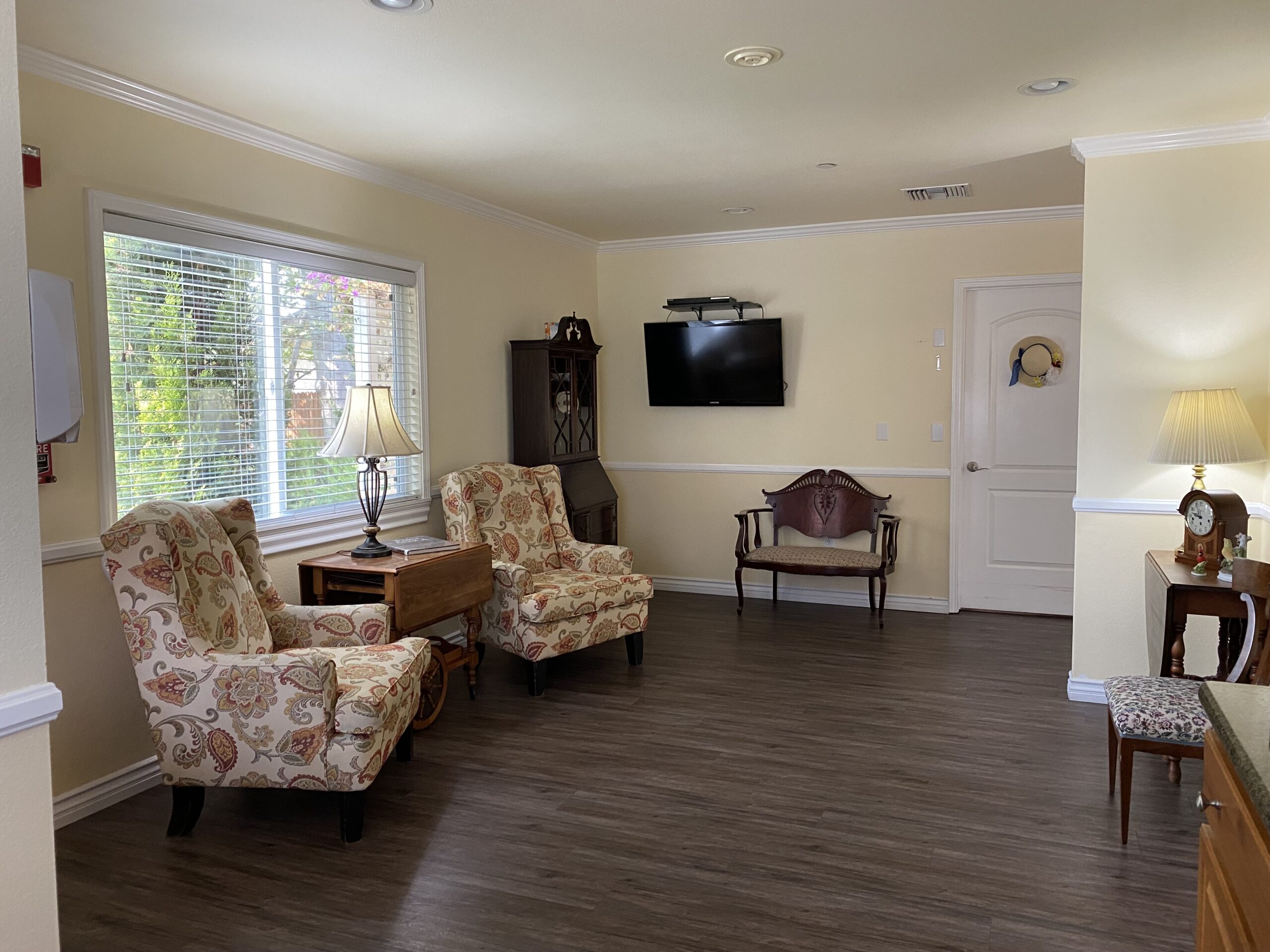 Cozy common area with comfortable seating.
