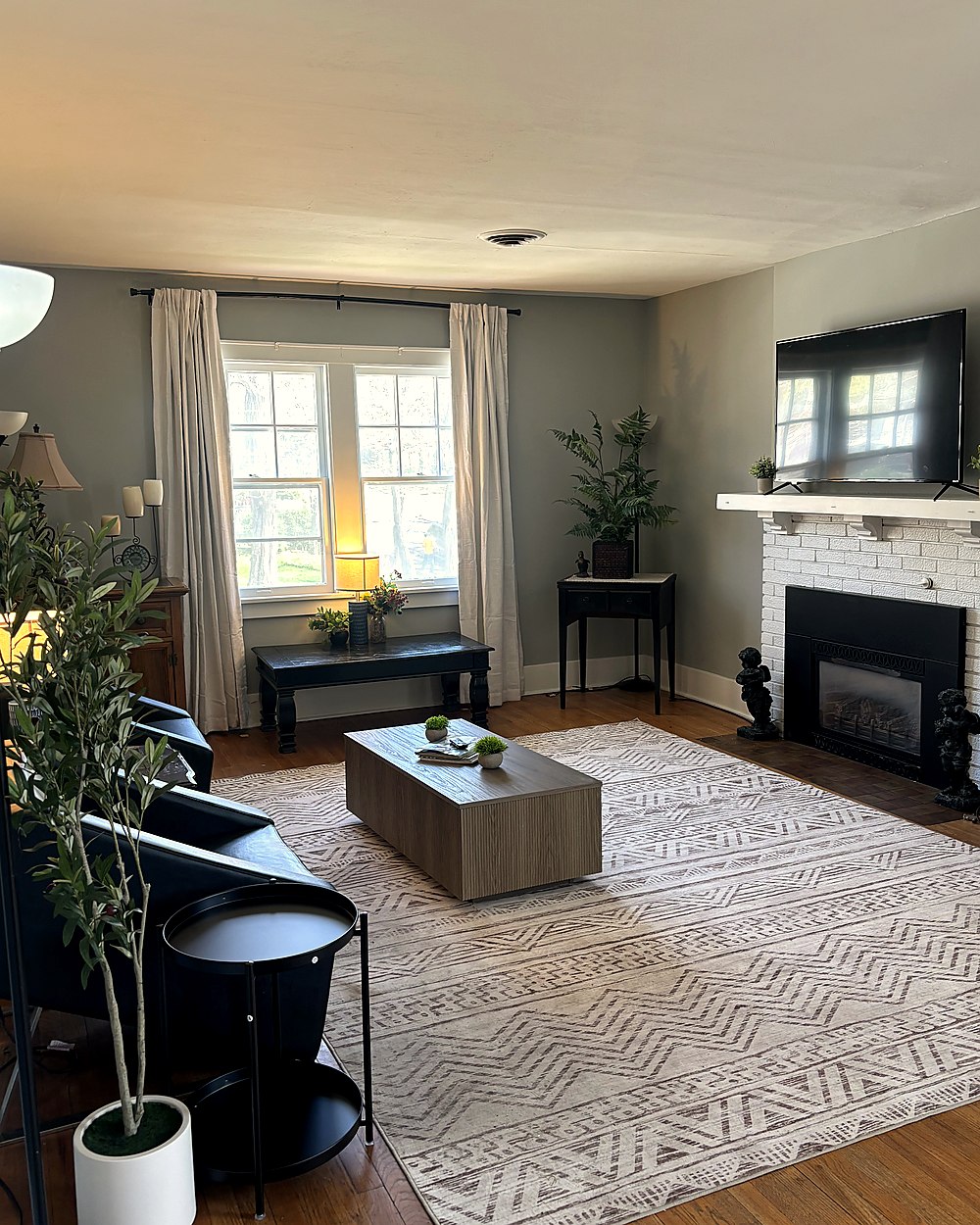 Cozy common area with seating and decor.