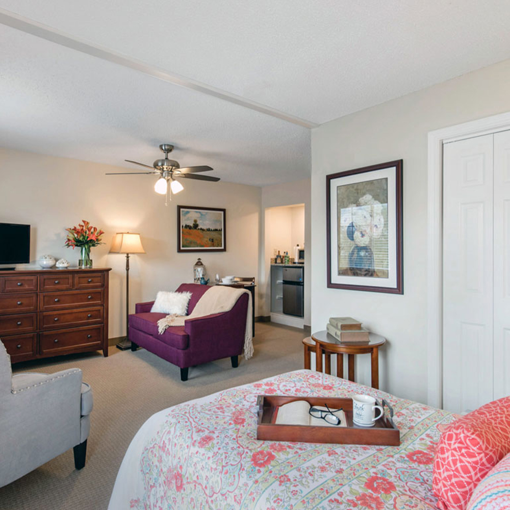 Cozy resident room with a colorful decor