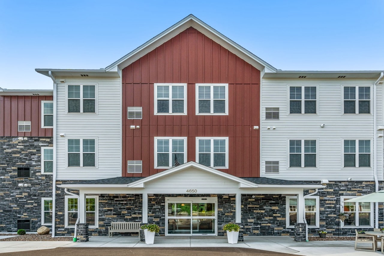 Exterior view of Caretta Senior Living facility