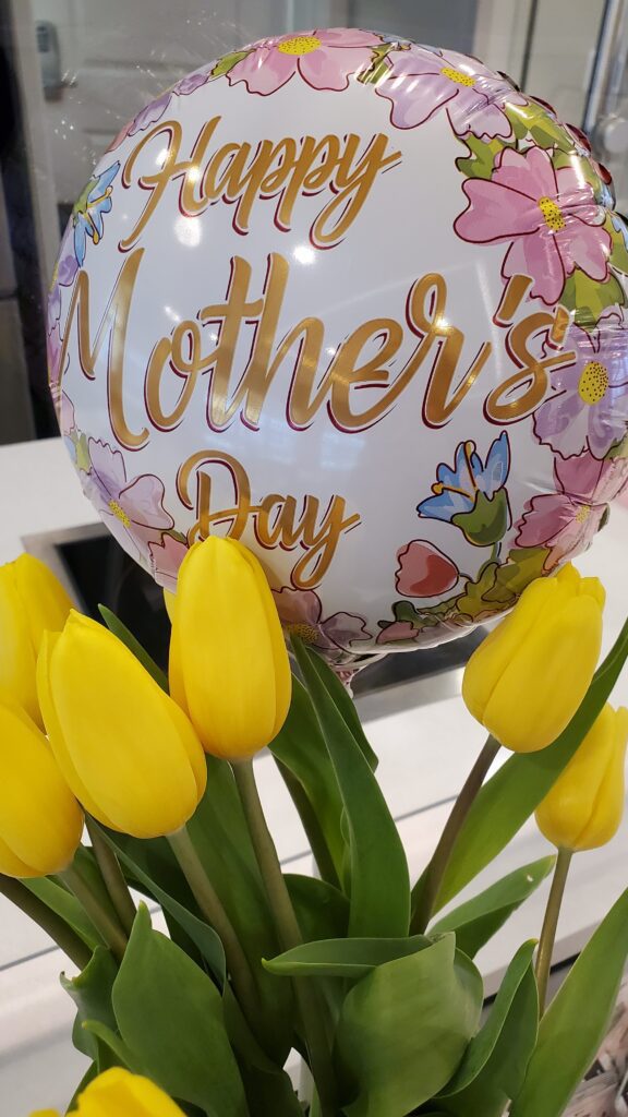 Mother's Day balloon with yellow tulips