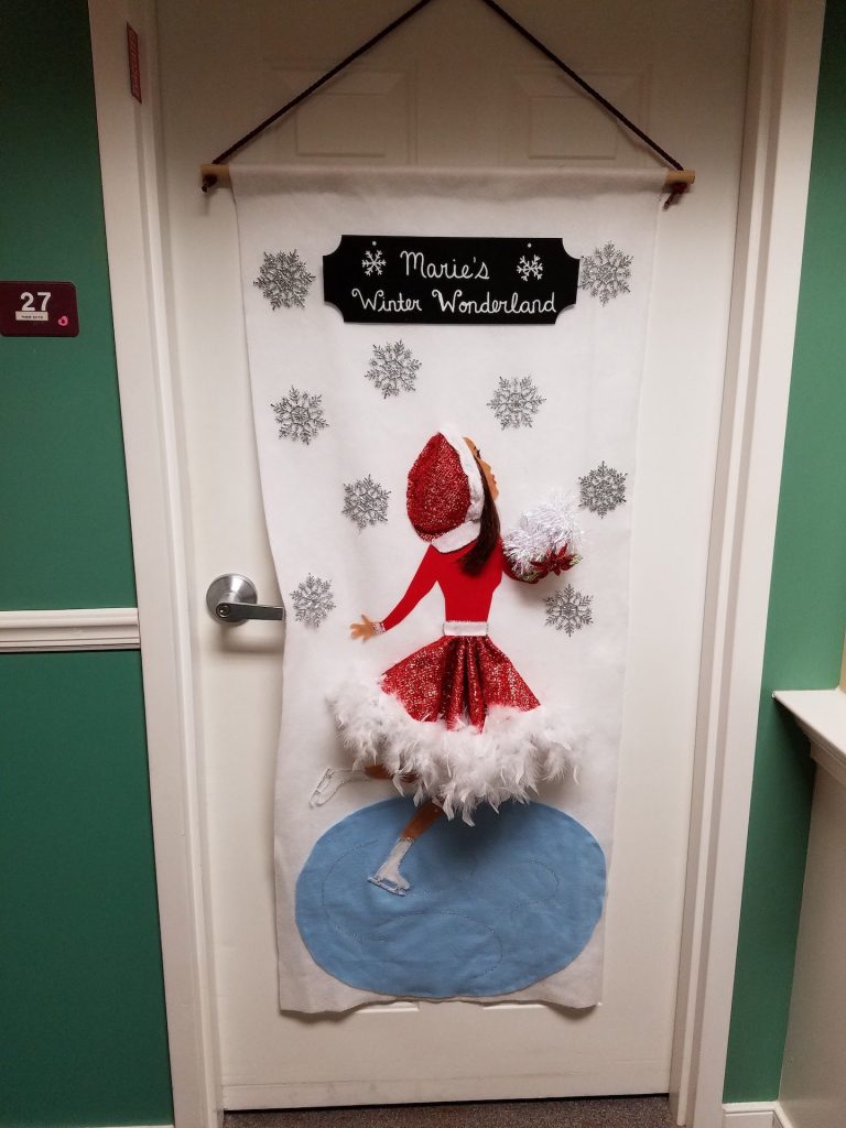 Decorative door sign for a seasonal event