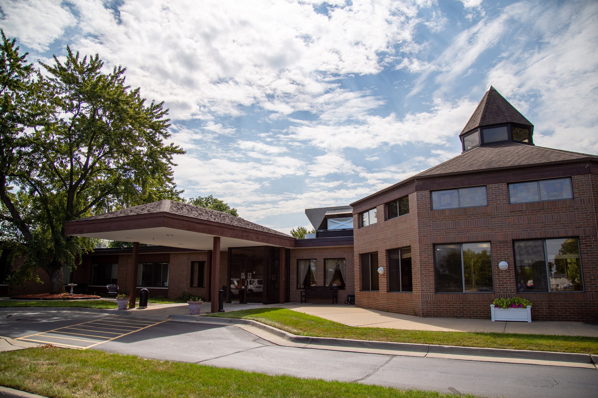 Exterior view of Saginaw Senior Care & Rehab Center