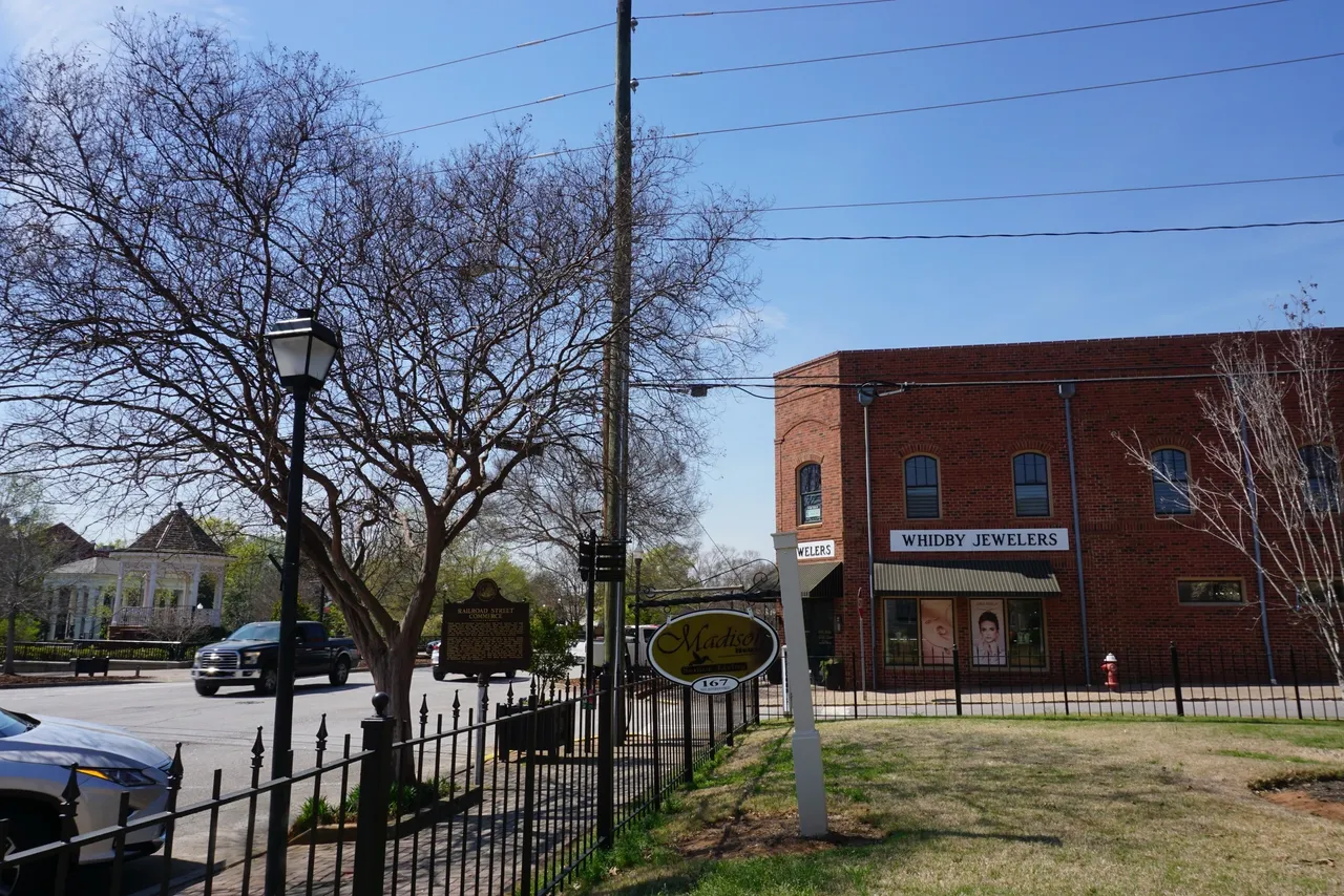 Madison House — photo 1