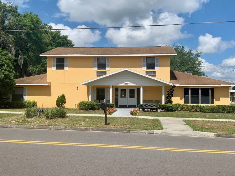 Exterior view of Eustis Senior Care facility