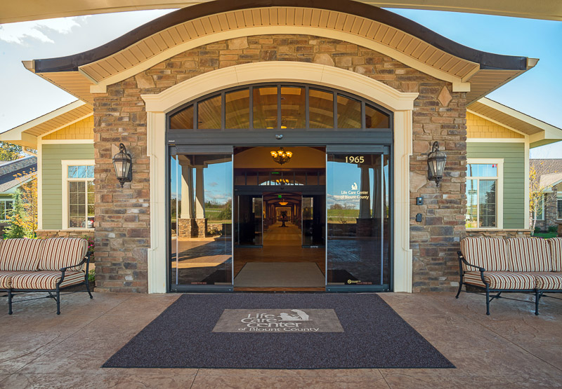 Exterior view of the entrance to Life Care Center of Blount County