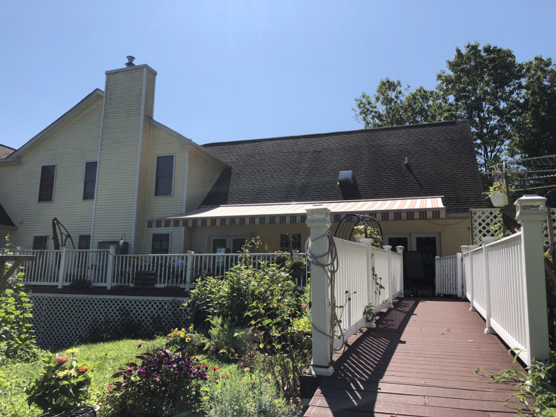 Top of the Hill Manor — photo 3